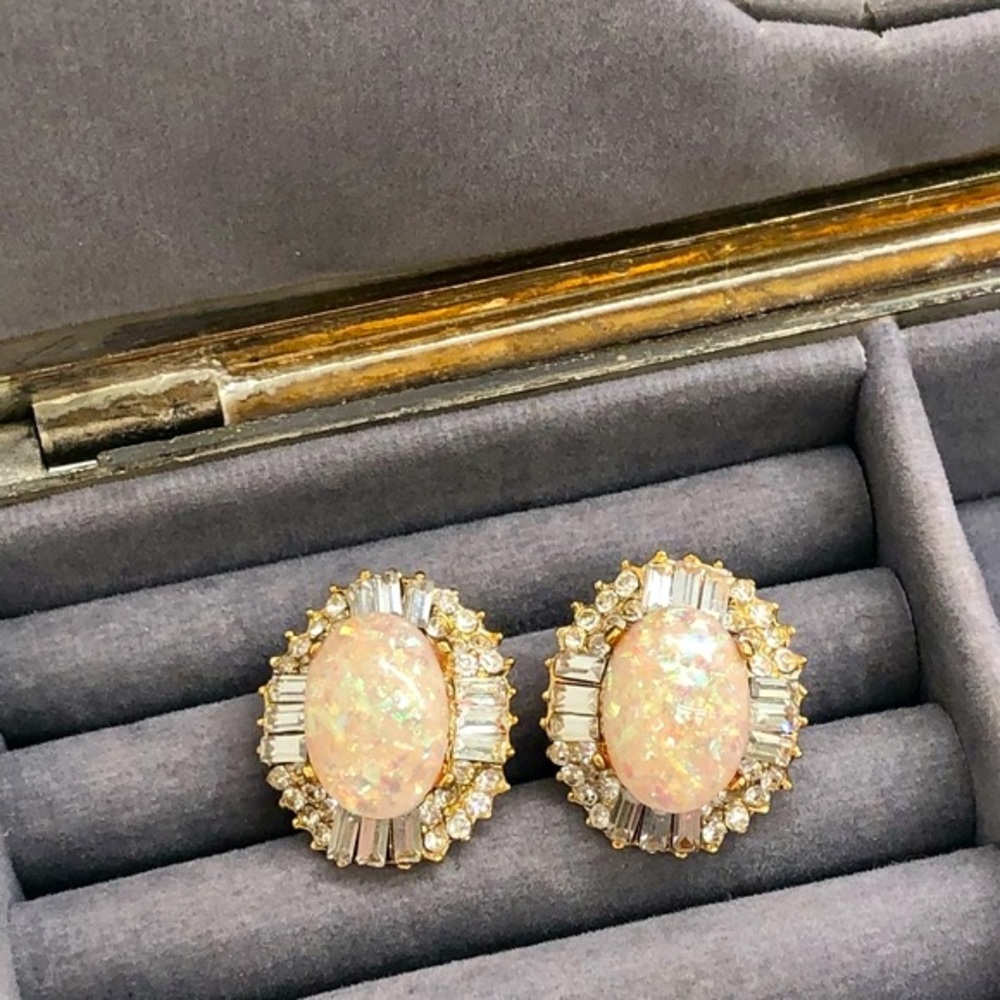 Vintage Signed Rhinestone Confetti Opal Earrings … - image 3
